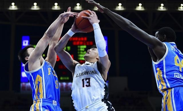 包含里尔发布备战花絮；加时末段单刀错失；CBA常规赛任务艰巨；控场能力受关注的词条