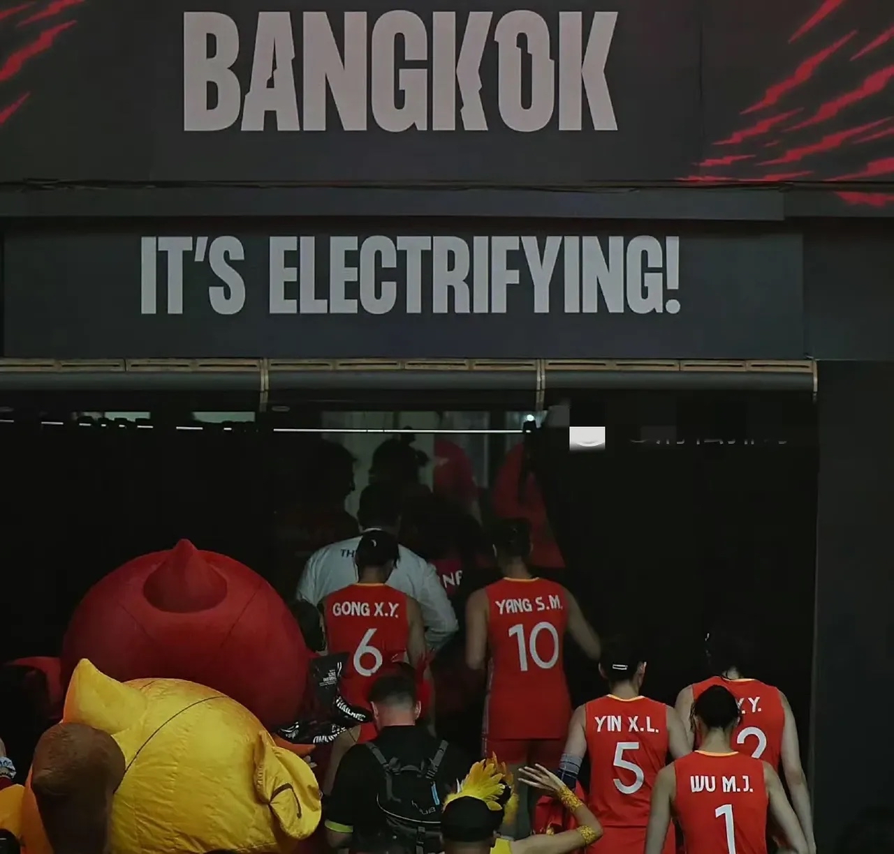 电竞竞猜-包含法国杯赛前走向成谜，曼城完成体检，球迷炸锅，更衣室氛围转暖的词条