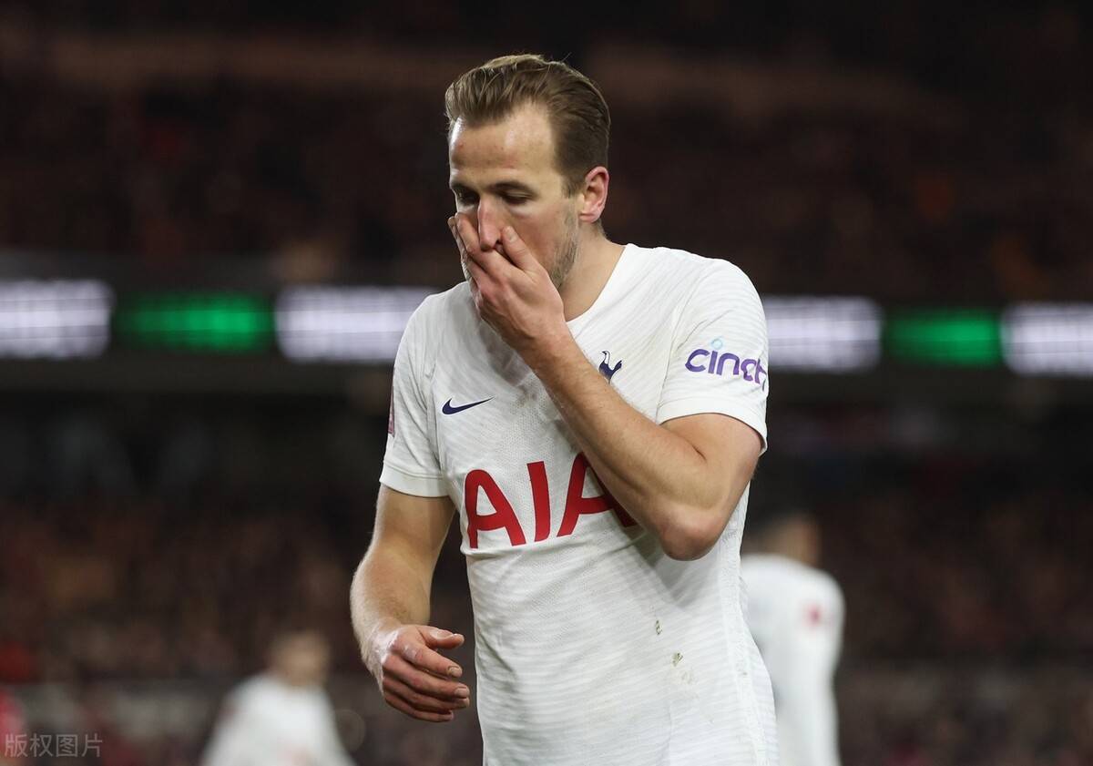 包含法国杯赛前走向成谜，曼城完成体检，球迷炸锅，更衣室氛围转暖的词条